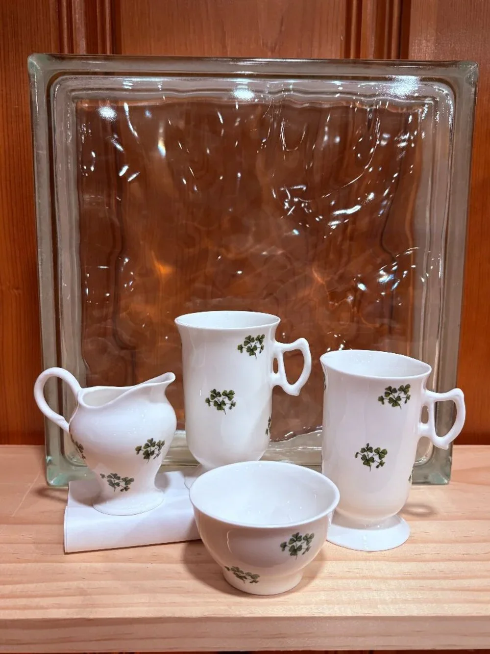 Royal Tara Shamrock - Fine Bone China - Ireland 4 Pc Creamer, Sugar, and Mugs